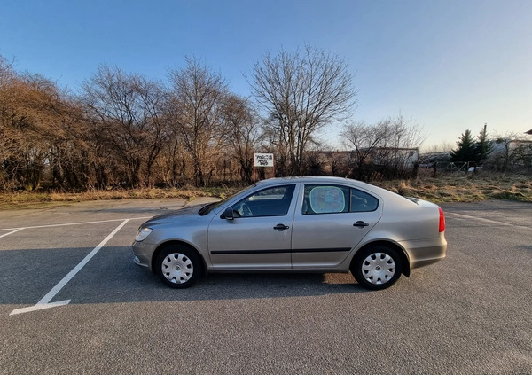 Skoda Octavia cena 22000 przebieg: 249109, rok produkcji 2012 z Gdynia małe 121
